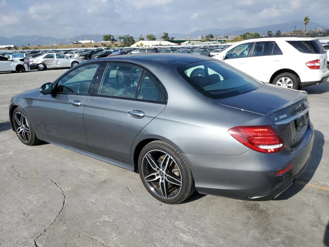 Mercedes-Benz E 300 | Mobile.bg   2