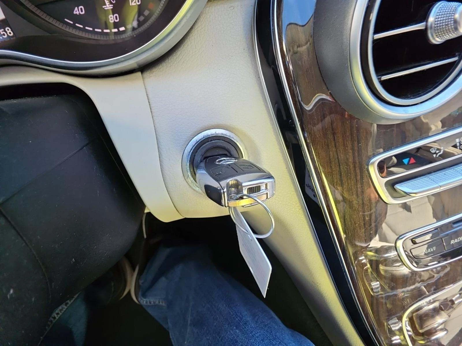 Mercedes-Benz C 300  - изображение 8