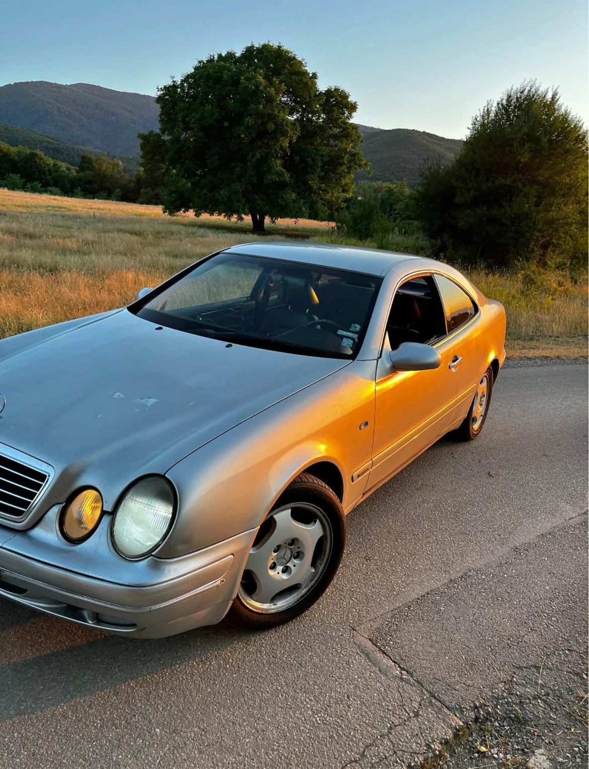 Mercedes-Benz CLK Колата е газ бензин , снимка 2 - Автомобили и джипове - 53742535