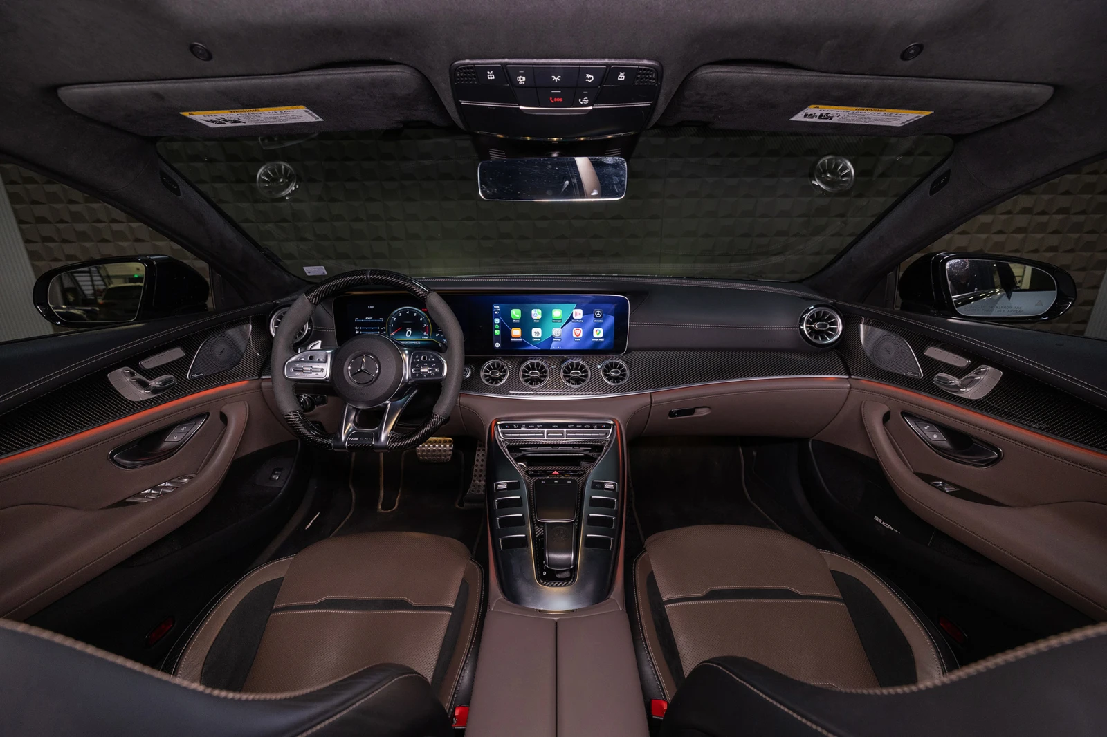 Mercedes-Benz GT 63* DISTRONIC PLUS* AMG Carbon* Rear-Axle Steering, снимка 9 - Автомобили и джипове - 53885580