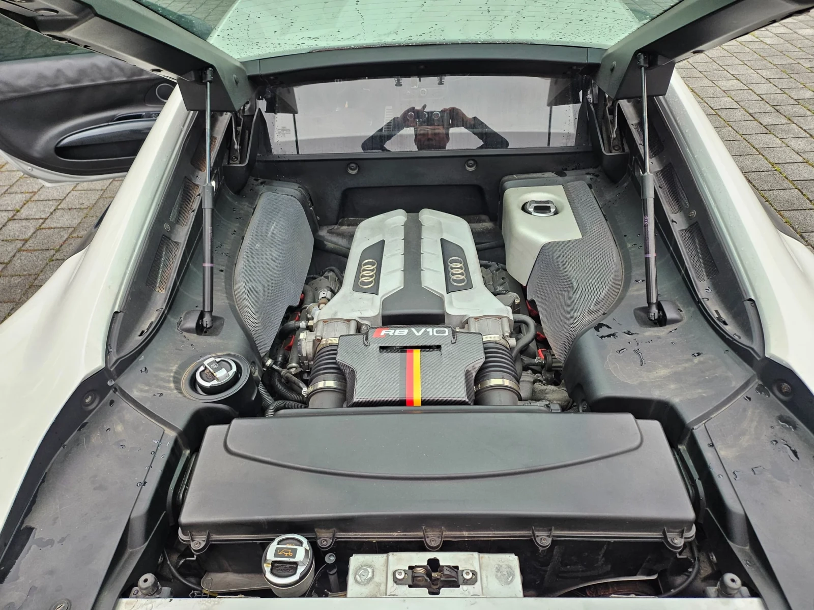 Audi R8 CARBON, снимка 9 - Автомобили и джипове - 54358895