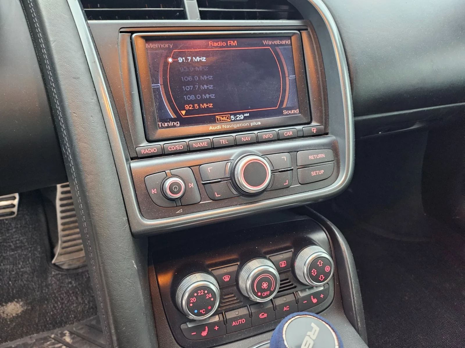 Audi R8 CARBON, снимка 14 - Автомобили и джипове - 54358895