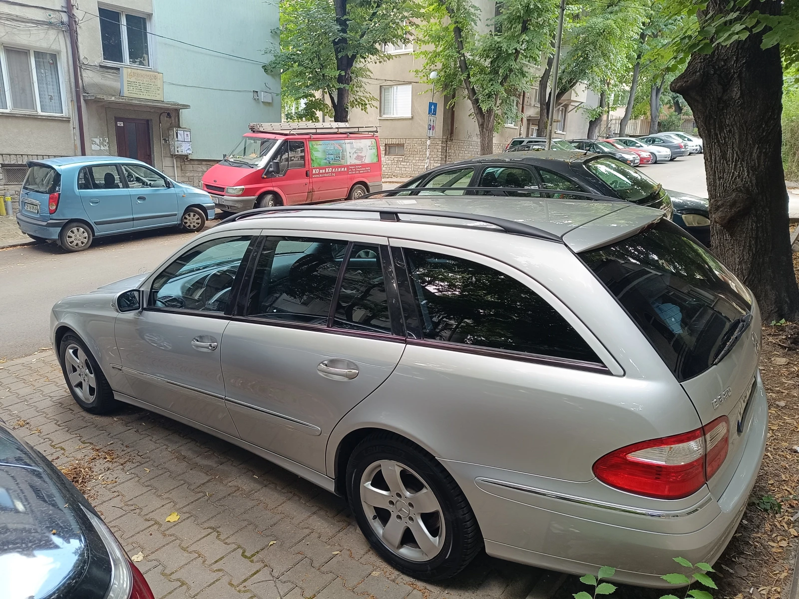 Mercedes-Benz E 320, снимка 3 - Автомобили и джипове - 54428016