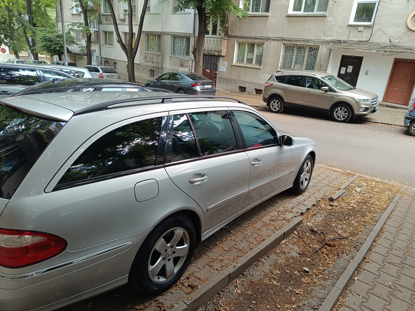 Mercedes-Benz E 320, снимка 4 - Автомобили и джипове - 54428016