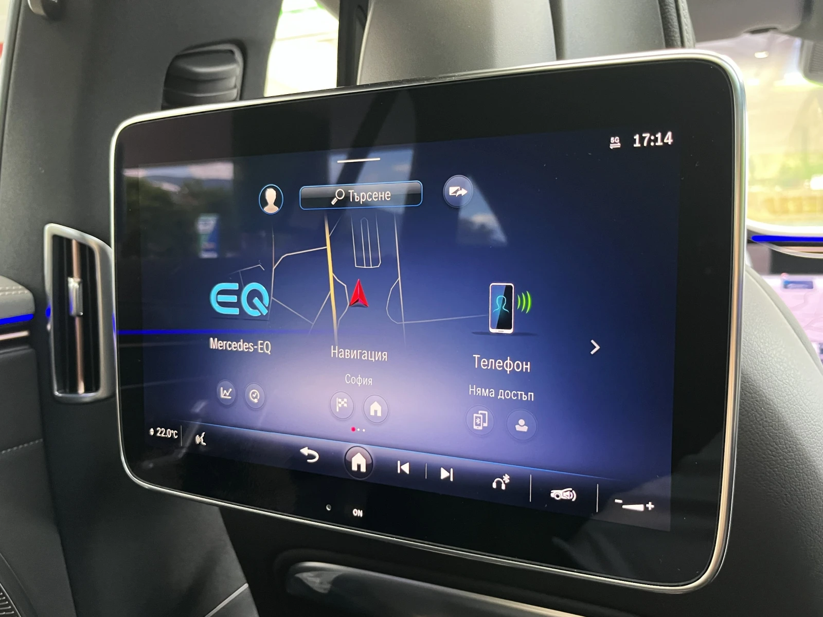 Mercedes-Benz EQS 450+ / AMG / HYPERSCREEN / HEAD UP / PANO / 360 / , снимка 16 - Автомобили и джипове - 54688641
