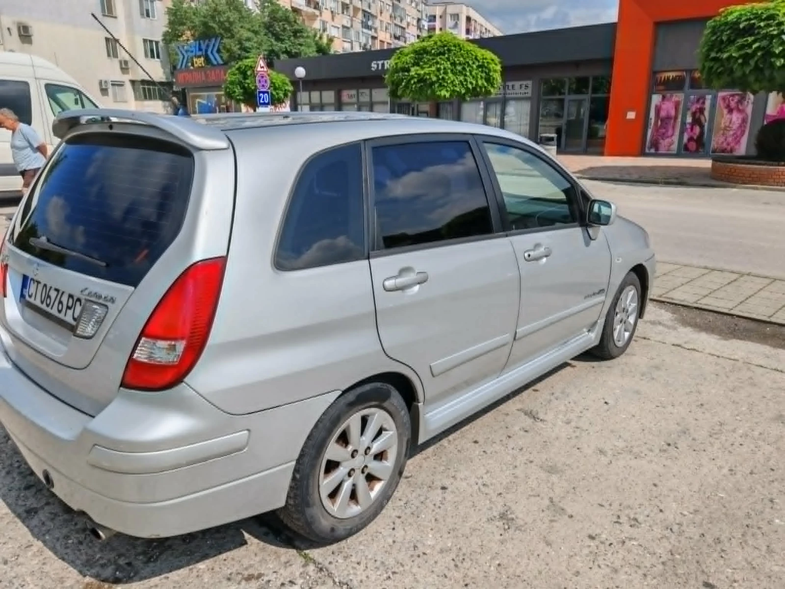 Suzuki Liana 1.6, снимка 4 - Автомобили и джипове - 54747631
