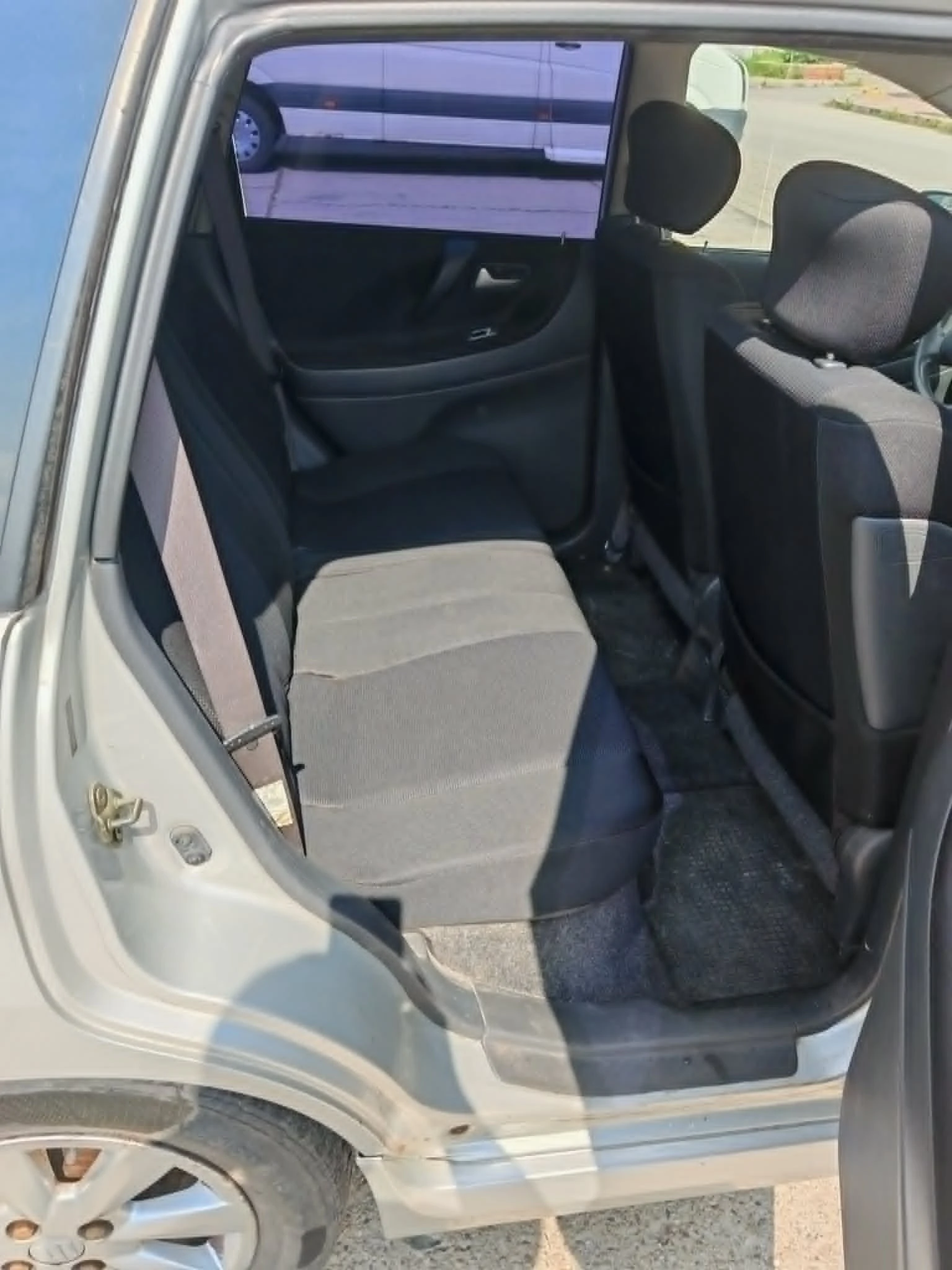 Suzuki Liana 1.6, снимка 7 - Автомобили и джипове - 54747631