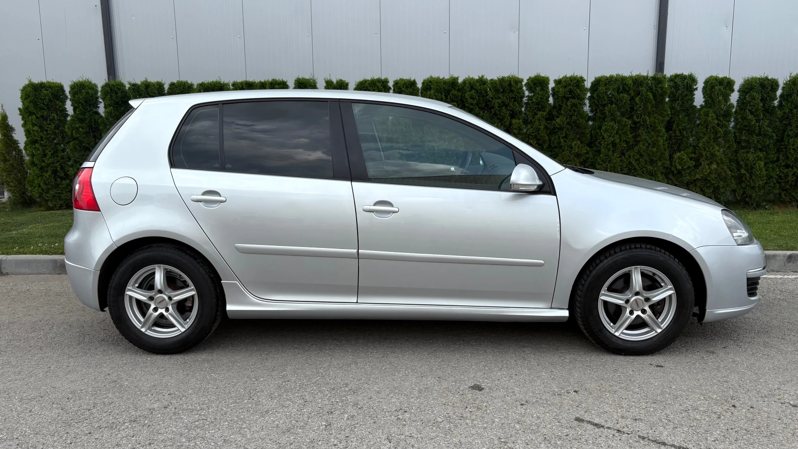 VW Golf 1.9tdi- GTi-NAVi, снимка 4 - Автомобили и джипове - 54774931