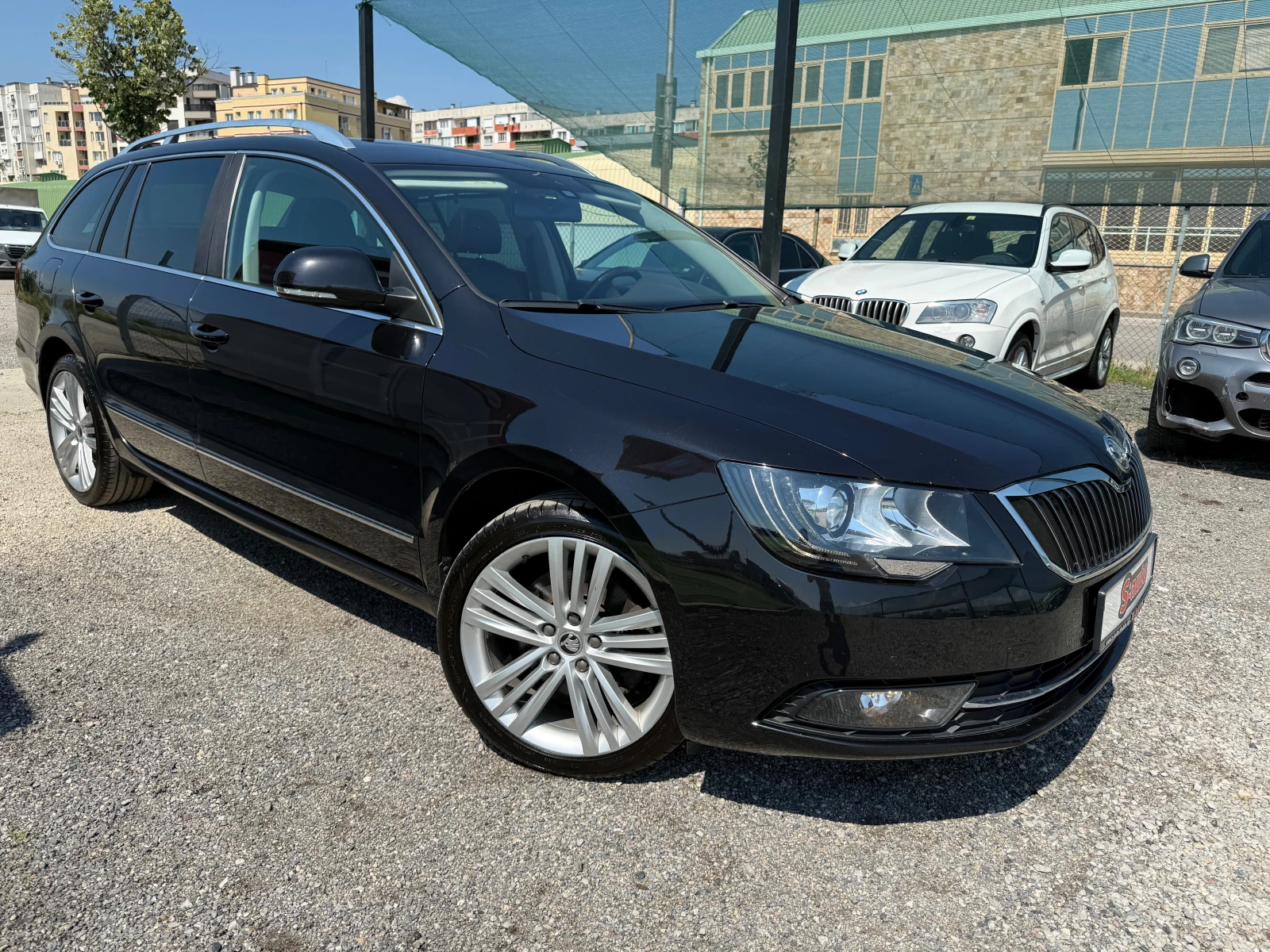 Skoda Superb 2.0TDI GT* DSG* ПАНО* ПОДГРЕВ* K LESS* КОЖА* ПАМЕТ, снимка 3 - Автомобили и джипове - 55059000