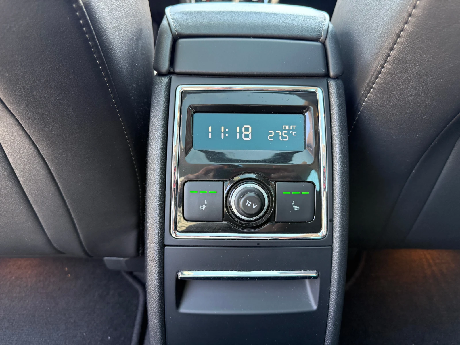 Skoda Superb 2.0TDI GT* DSG* ПАНО* ПОДГРЕВ* K LESS* КОЖА* ПАМЕТ, снимка 13 - Автомобили и джипове - 55059000