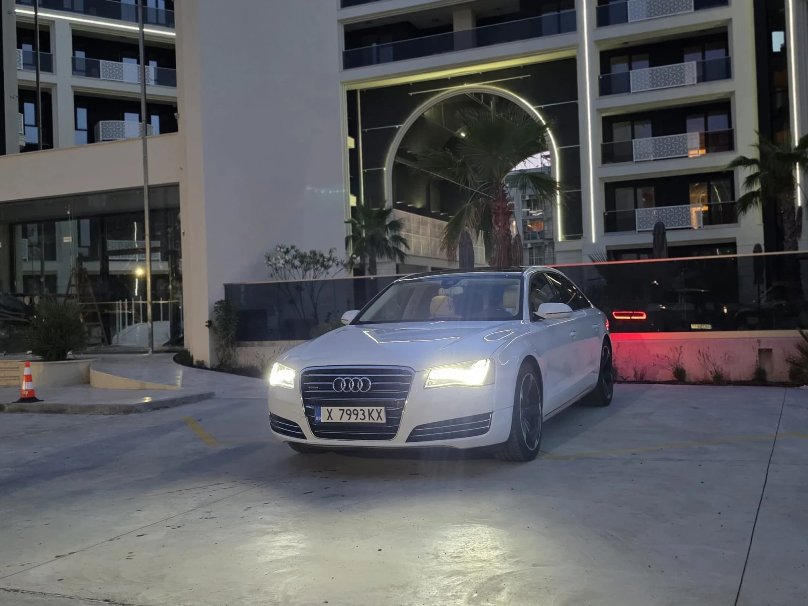 Audi A8, снимка 4 - Автомобили и джипове - 55223235