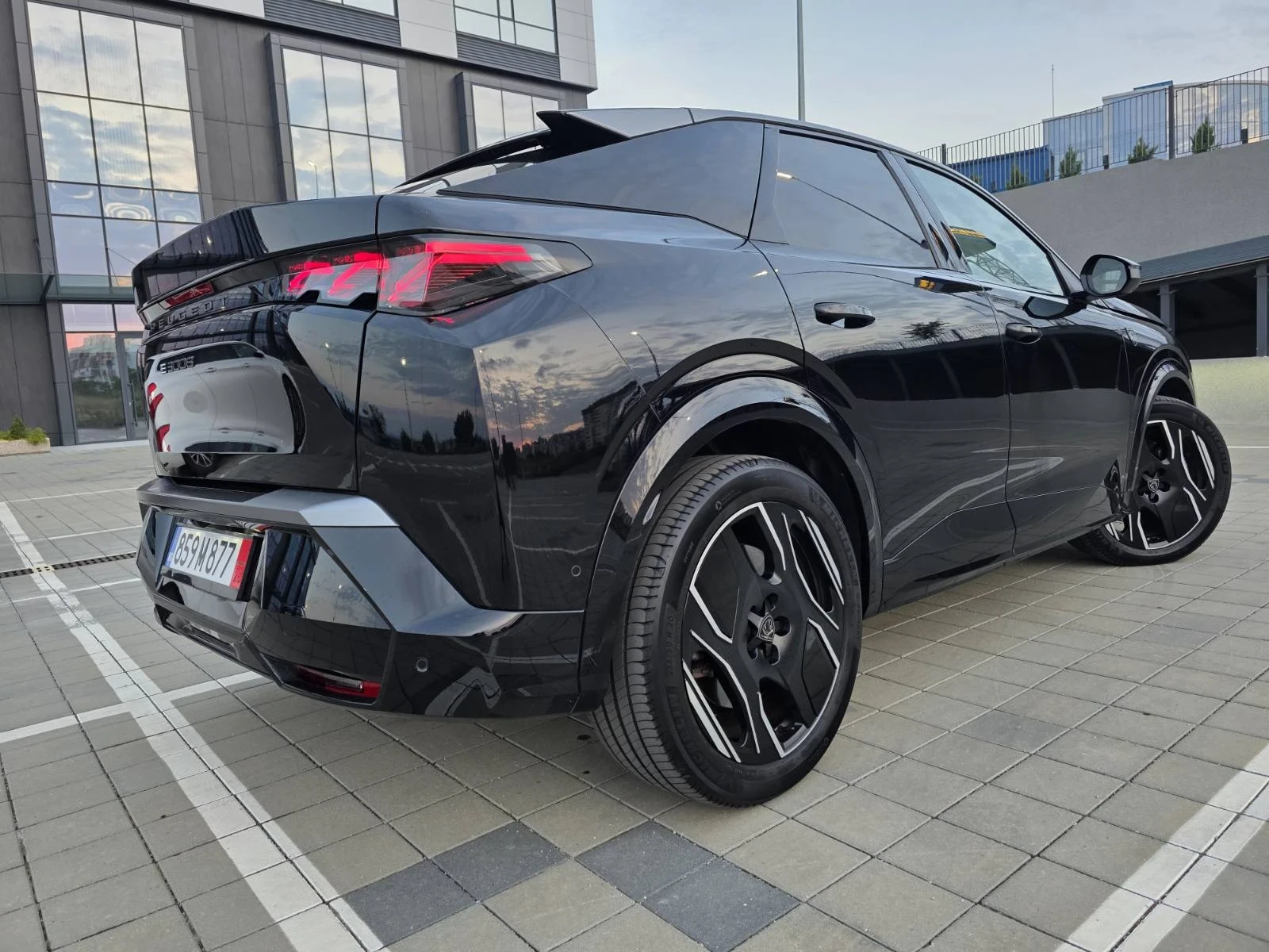 Peugeot 3008 e-3008GT  73kwh Cam360 , снимка 8 - Автомобили и джипове - 55442132
