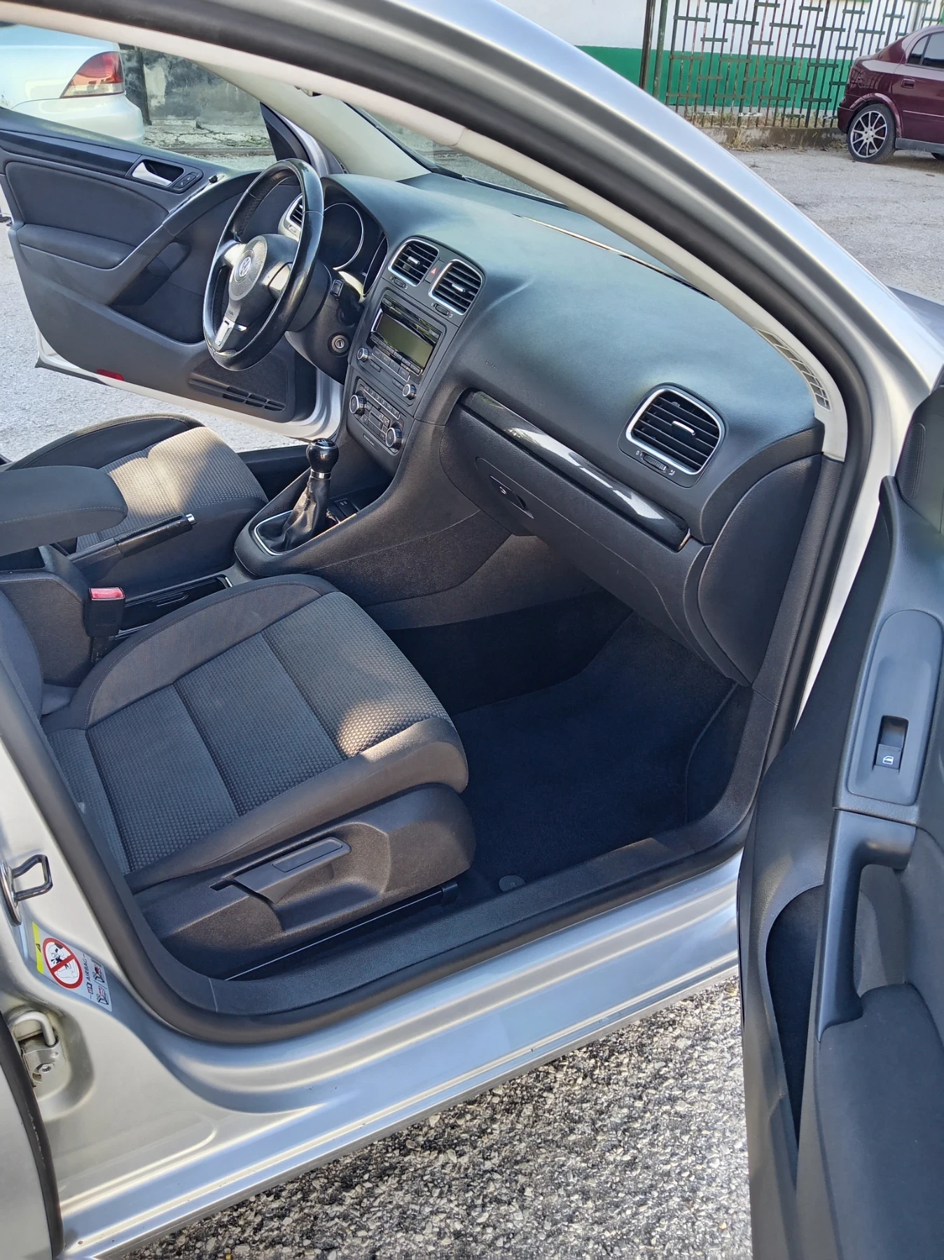 VW Golf Park assistant 1.6 105 коня , снимка 6 - Автомобили и джипове - 55469181