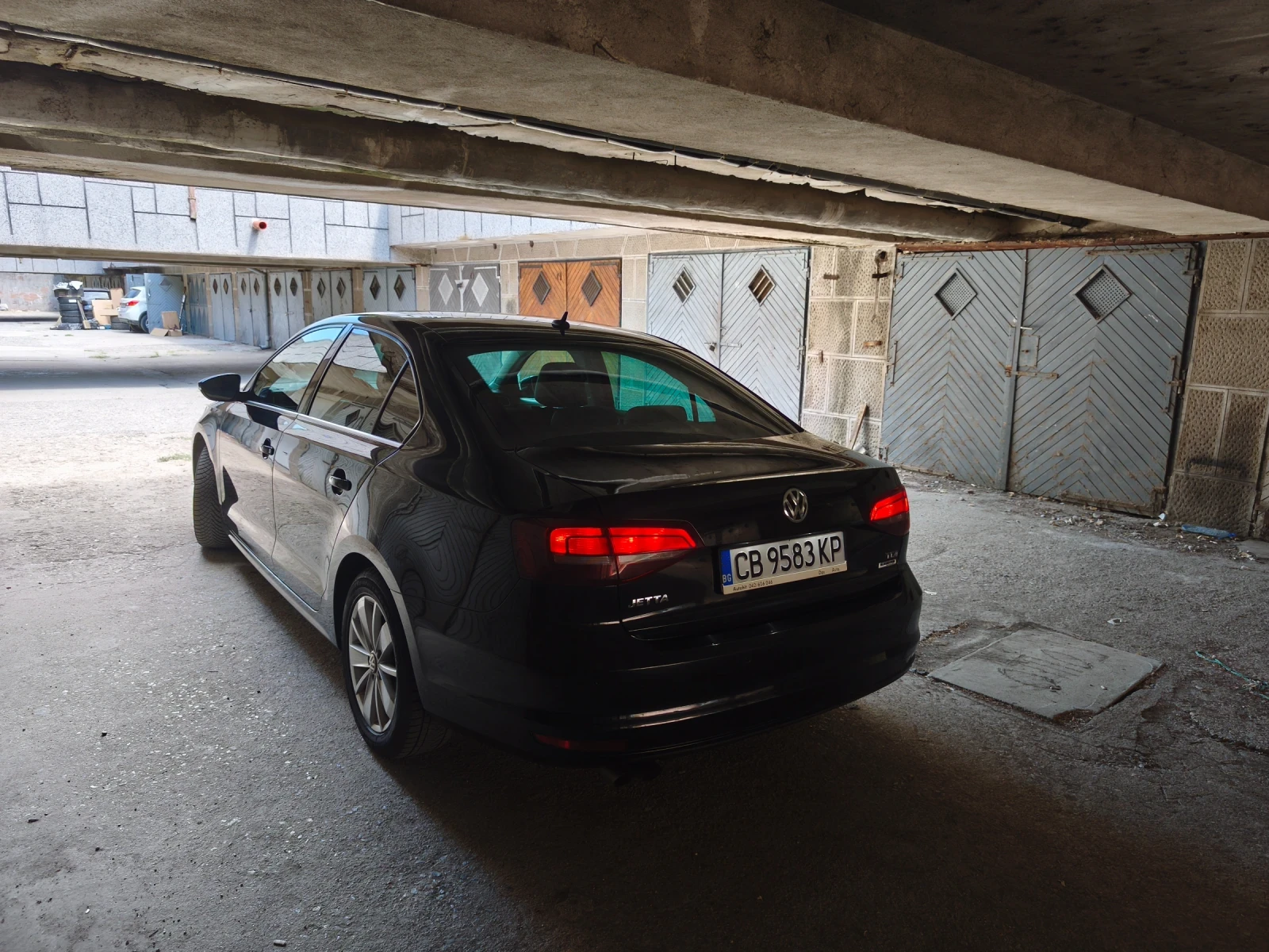 VW Jetta 2.0 TDI, снимка 11 - Автомобили и джипове - 55784146
