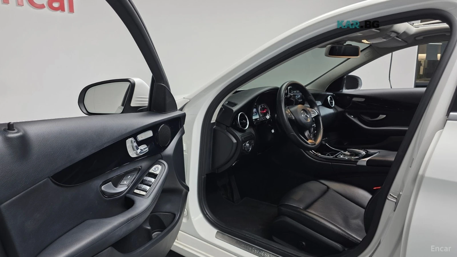 Mercedes-Benz C 200 KEYLESS* КОЖА* ПОДГРЕВ* КАМЕРА , снимка 9 - Автомобили и джипове - 55887240