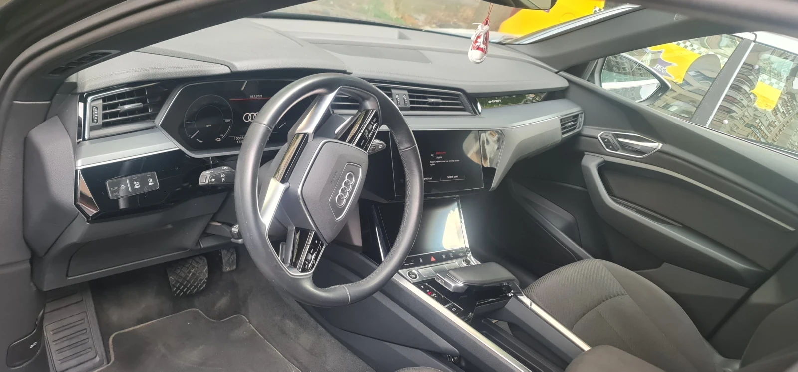 Audi E-Tron, снимка 16 - Автомобили и джипове - 55987244