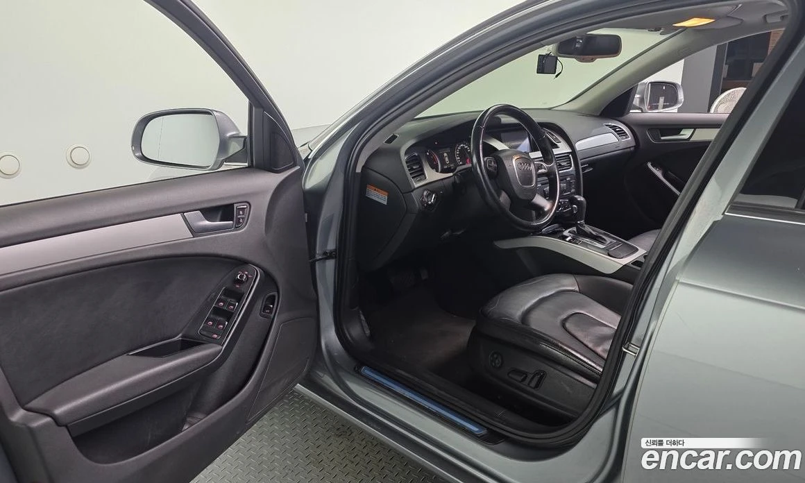 Audi A4 2.0 TFSI B8, снимка 10 - Автомобили и джипове - 56181804