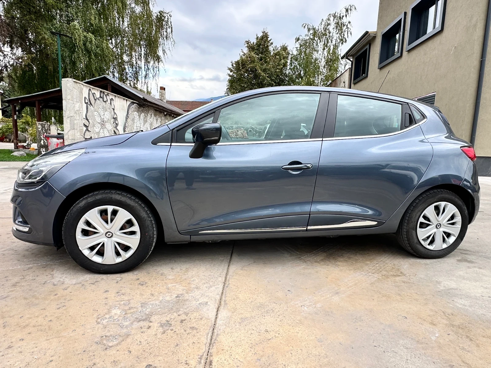 Renault Clio 0.9TCe, 90к.с., НАВИ, АВТОПИЛОТ, GPL, FACELIFT, снимка 8 - Автомобили и джипове - 56235836