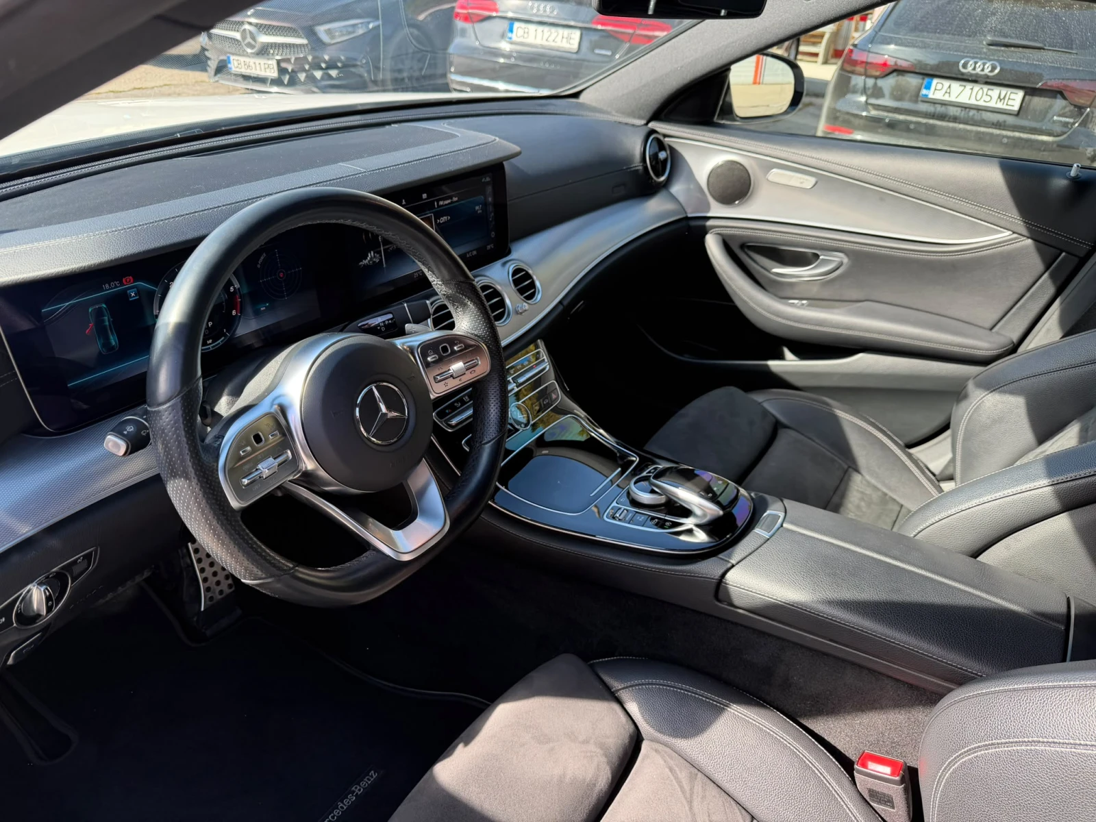 Mercedes-Benz E 220 4MATIC, снимка 12 - Автомобили и джипове - 56598555
