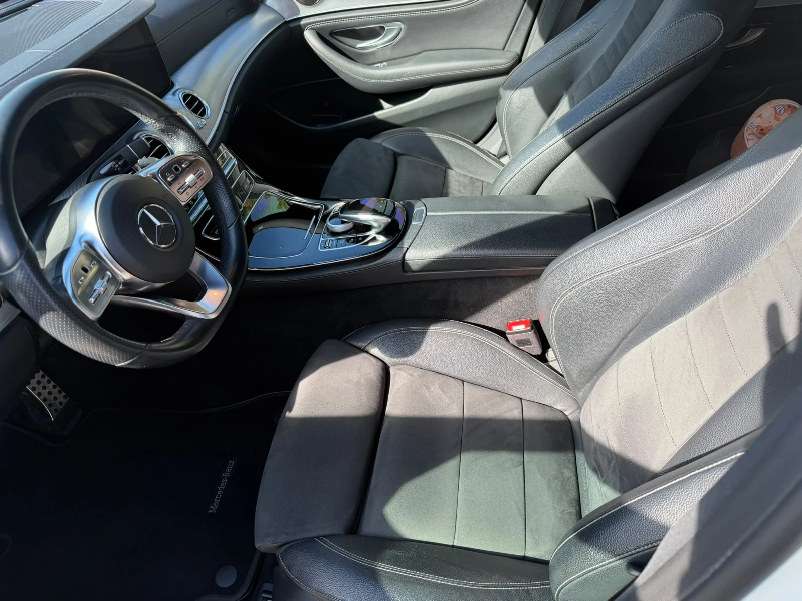 Mercedes-Benz E 220 4MATIC, снимка 8 - Автомобили и джипове - 56598555