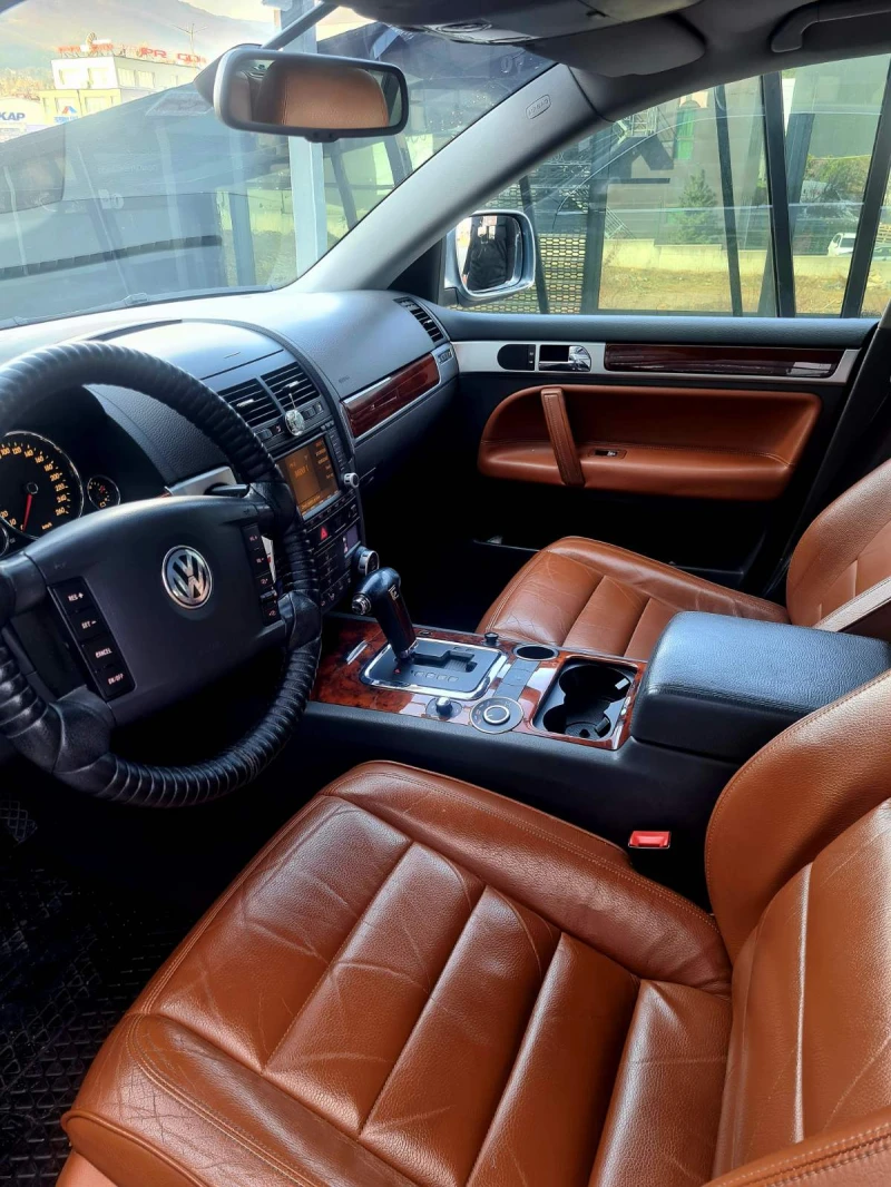 VW Touareg, снимка 3 - Автомобили и джипове - 47440986