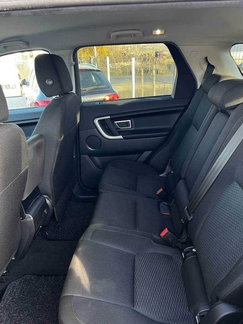 Land Rover Discovery Sport, снимка 13 - Автомобили и джипове - 52744180