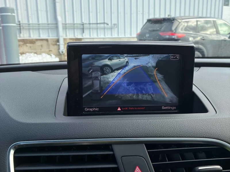 Audi Q3 * Technik * CARFAX * БЕЗ ПЪРВОНАЧАЛНА ВНОСКА, снимка 14 - Автомобили и джипове - 52813983