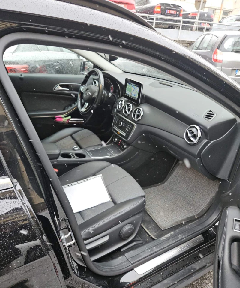 Mercedes-Benz GLA 220 4matic, снимка 7 - Автомобили и джипове - 53174915
