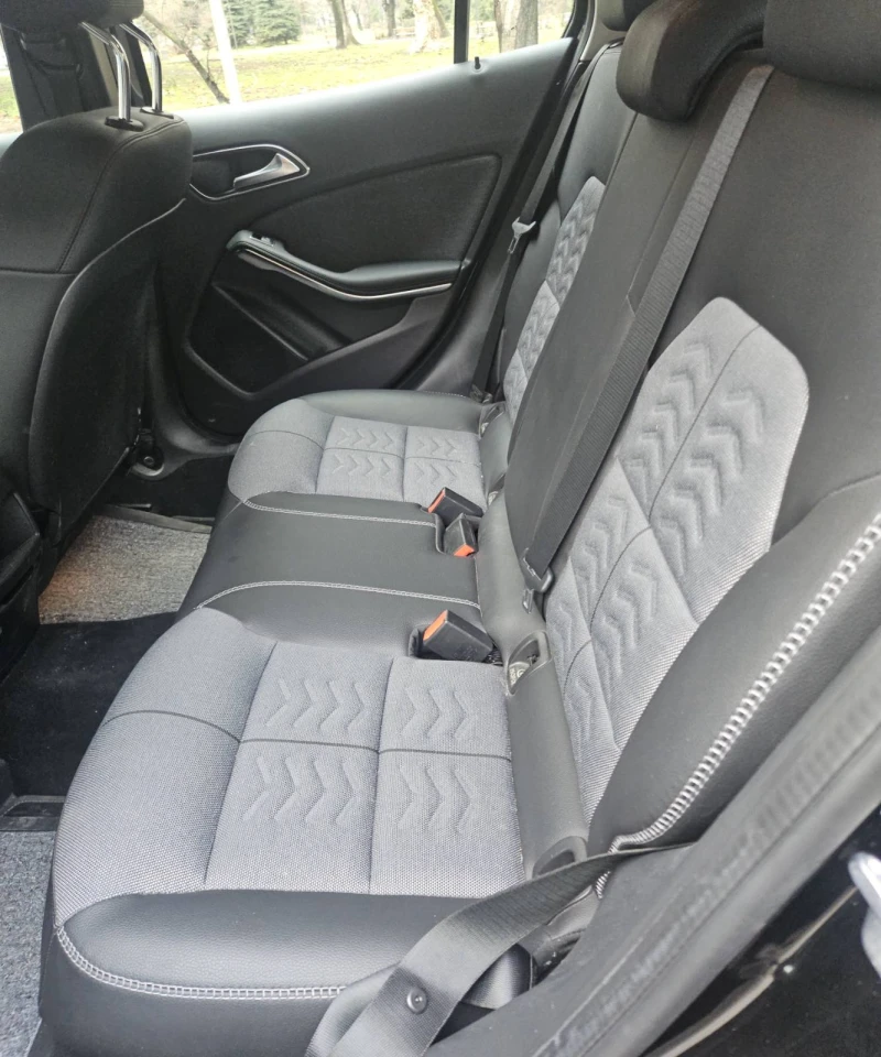 Mercedes-Benz GLA 220 4matic, снимка 10 - Автомобили и джипове - 53379651