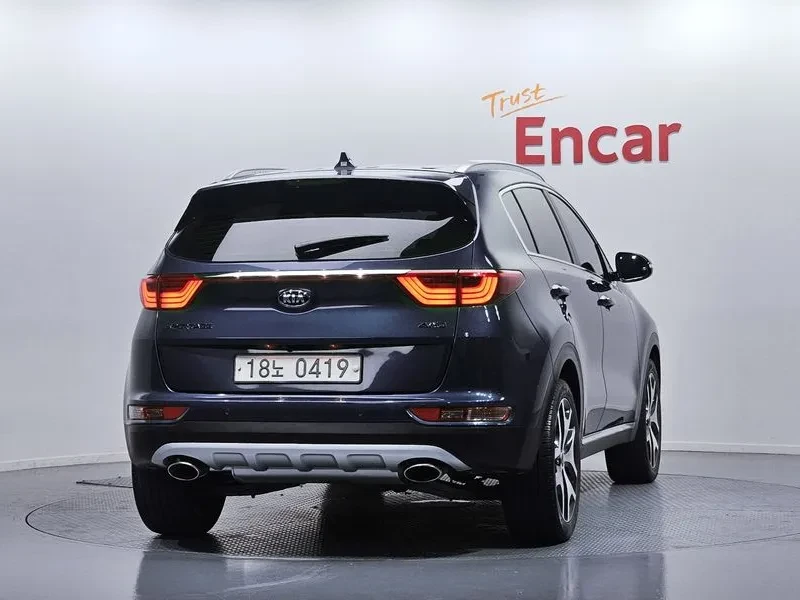 Kia Sportage 2.0 CRDi 4WD, снимка 4 - Автомобили и джипове - 54276694