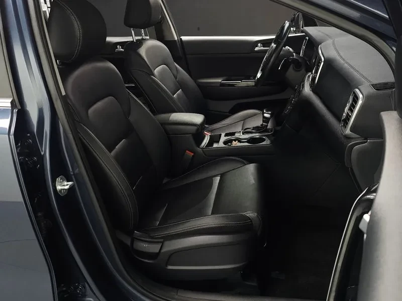 Kia Sportage 2.0 CRDi 4WD, снимка 10 - Автомобили и джипове - 54276694