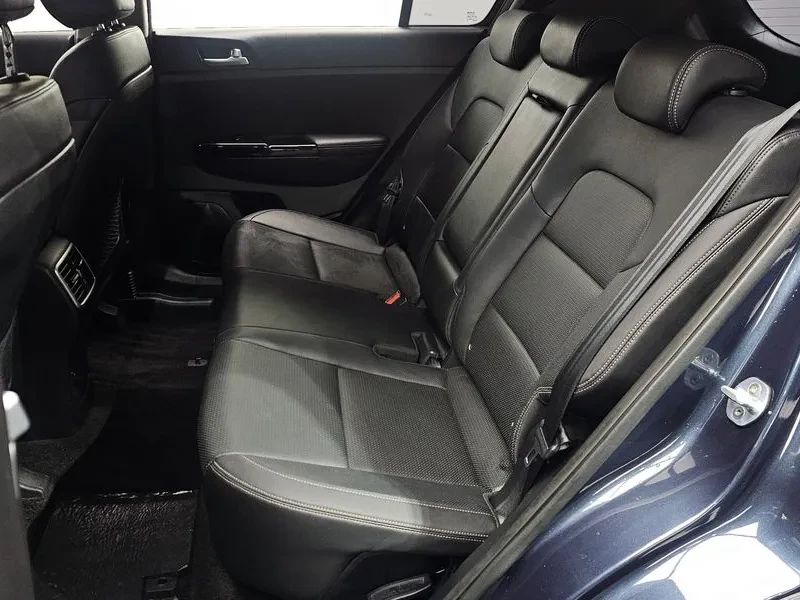 Kia Sportage 2.0 CRDi 4WD, снимка 12 - Автомобили и джипове - 54276694