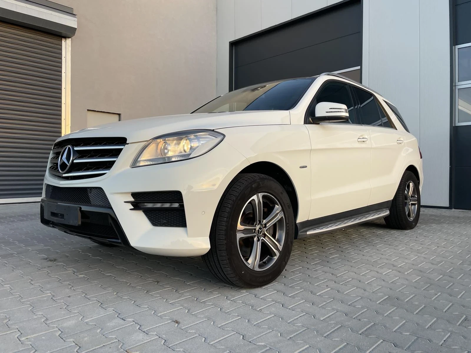 Mercedes-Benz ML 350  - изображение 8