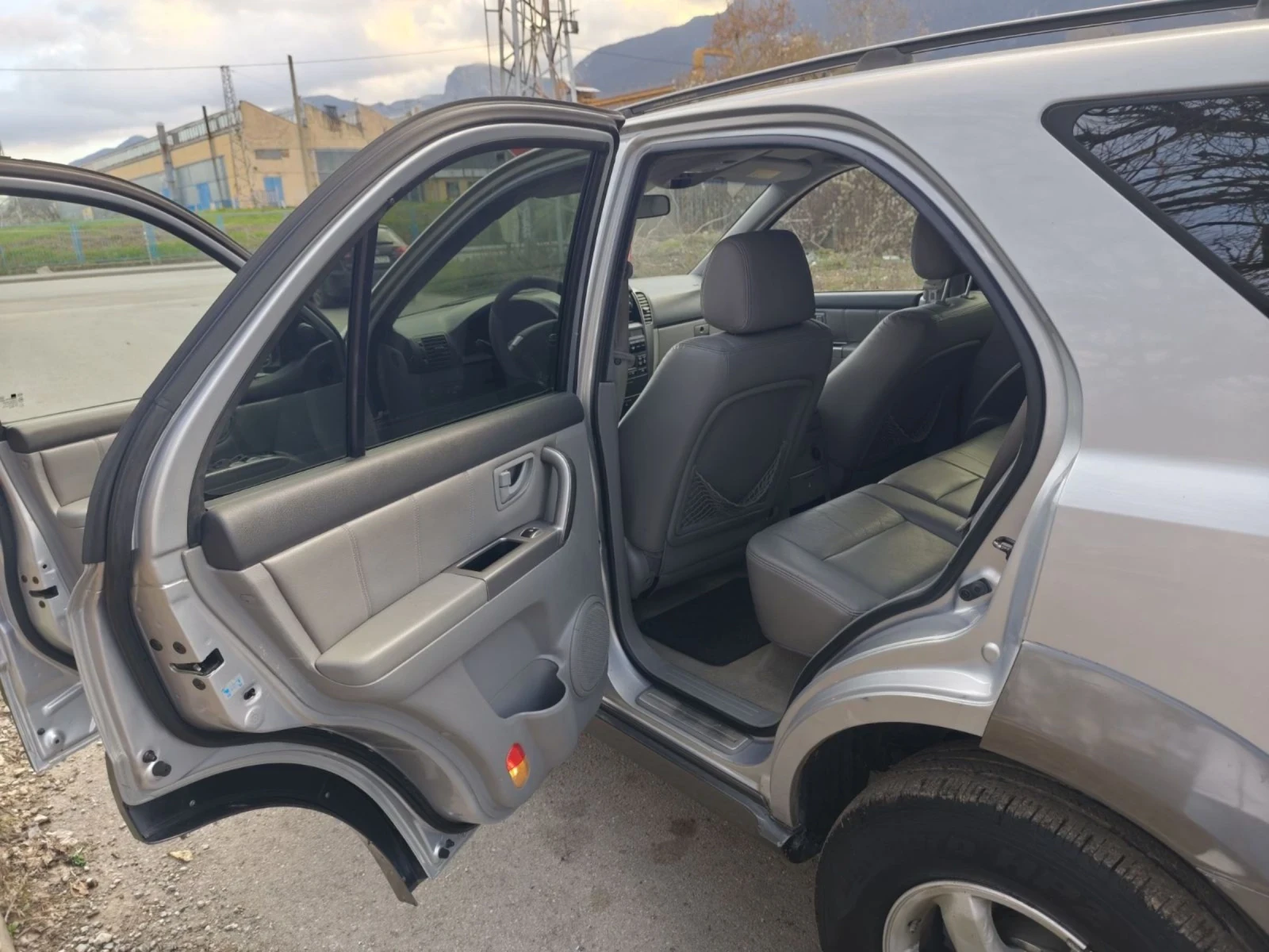 Kia Sorento 2.5CRDI ИТАЛИЯ ТОП СЪСТОЯНИЕ  - изображение 10