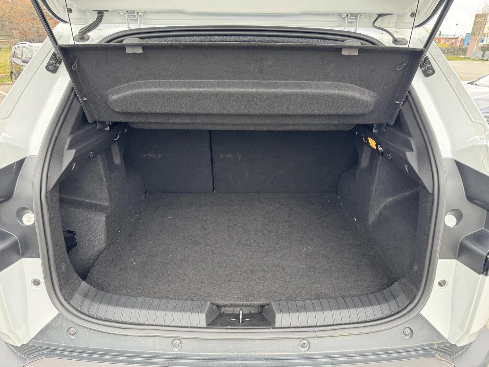 Dacia Duster 1.2Tce MHEV Extreme 4X4, снимка 11 - Автомобили и джипове - 53946619