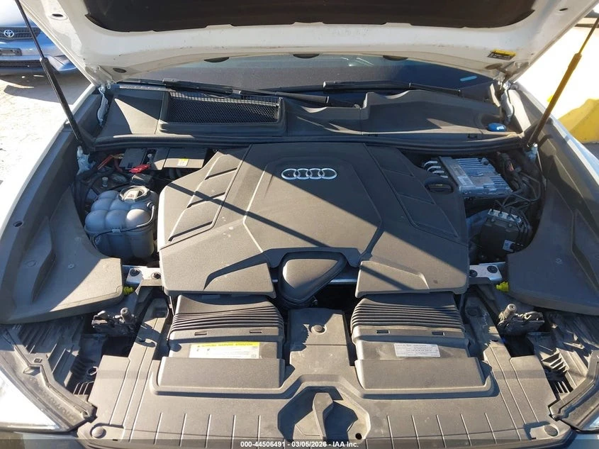 Audi Q8 PRESTIGE АВТО КРЕДИТ, снимка 10 - Автомобили и джипове - 54055550