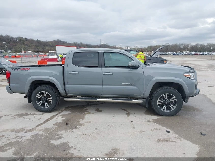 Toyota Tacoma 3.5l Trd Sport, снимка 13 - Автомобили и джипове - 54307547