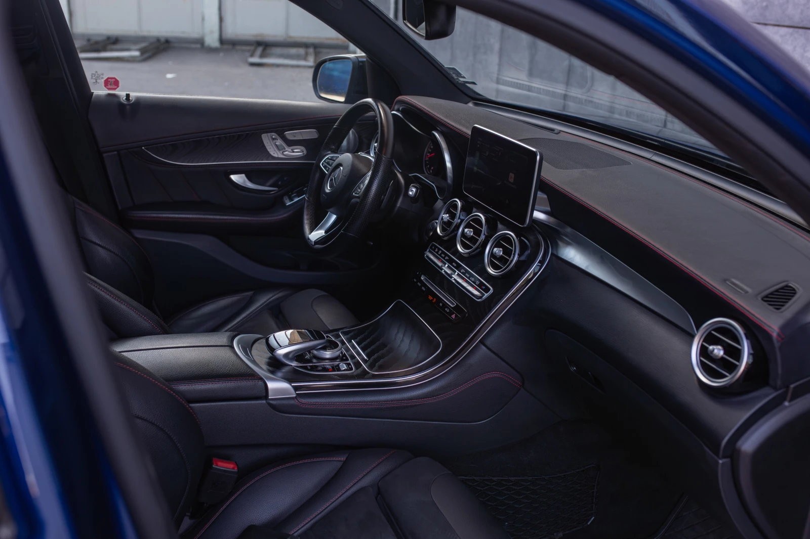 Mercedes-Benz GLC 43 AMG, снимка 9 - Автомобили и джипове - 54494348