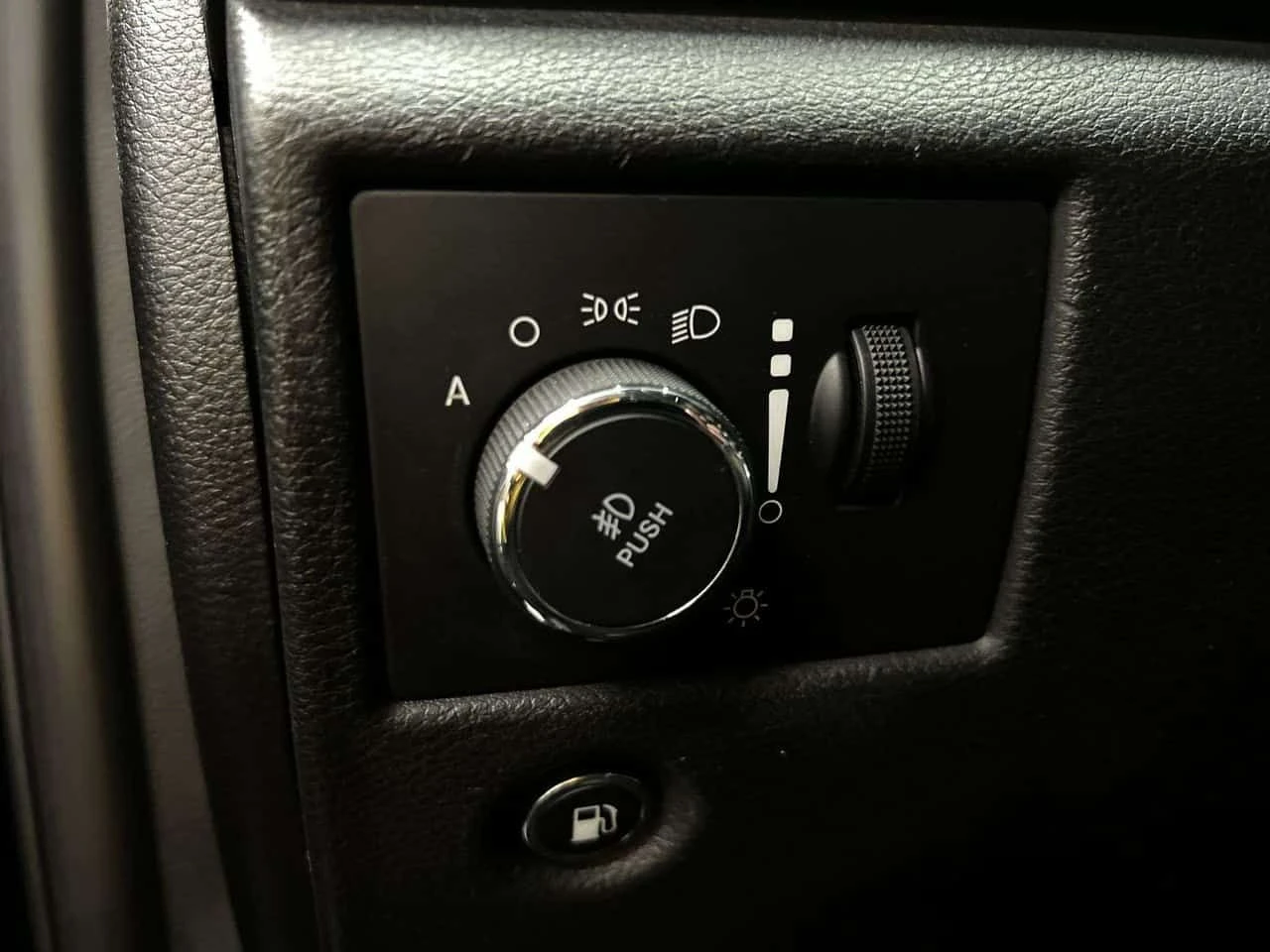 Jeep Grand cherokee * Laredo * CARFAX * ЦЕНА ДО БГ, снимка 14 - Автомобили и джипове - 54595845