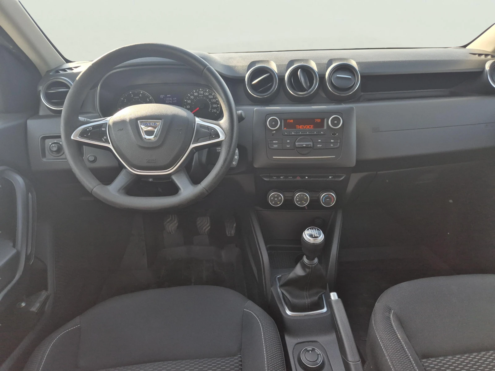 Dacia Duster 1.5 Diesel, снимка 11 - Автомобили и джипове - 54930023