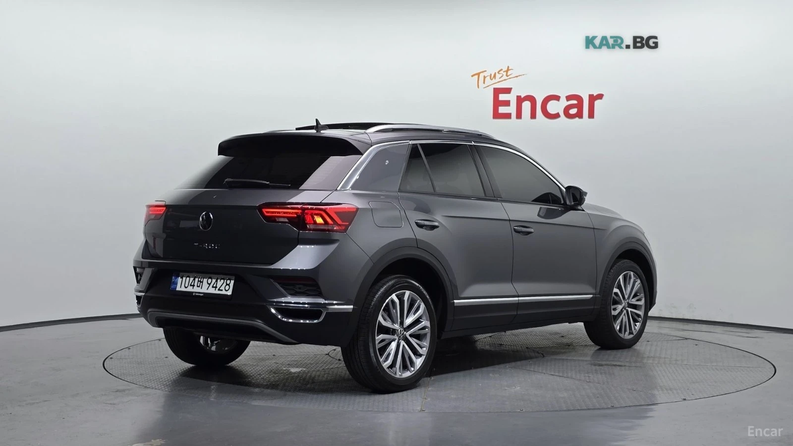 VW T-Roc * ПАНО* KEYLESS* Camera* ПОДГРЕВ* , снимка 2 - Автомобили и джипове - 55087162
