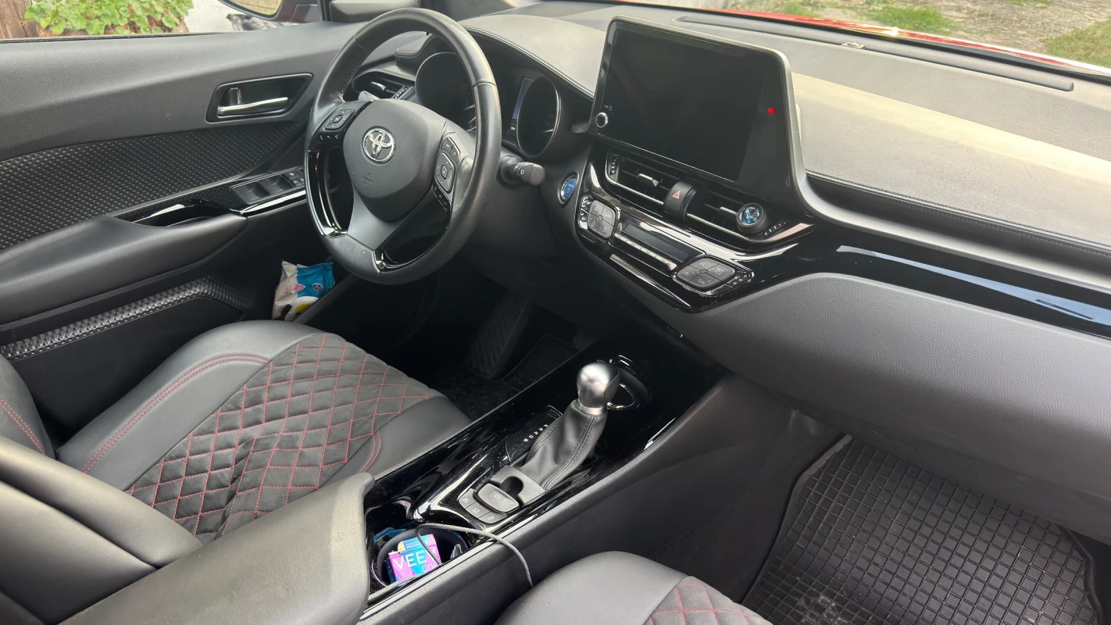 Toyota C-HR Хибрид, снимка 8 - Автомобили и джипове - 55386745