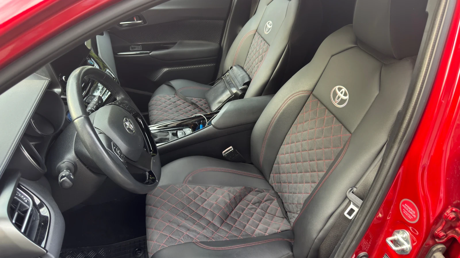 Toyota C-HR Хибрид, снимка 10 - Автомобили и джипове - 55386745