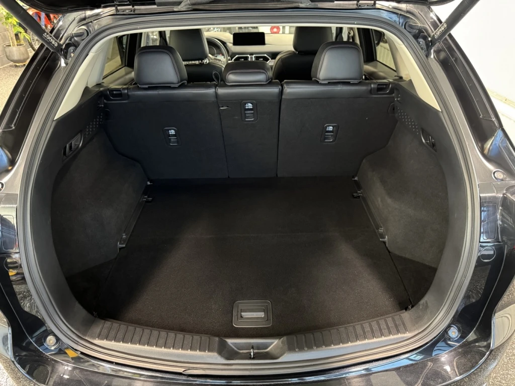 Mazda CX-5 2024* KURO* AWD* Дистроник, Подгрев, Естествена ко, снимка 11 - Автомобили и джипове - 55941363
