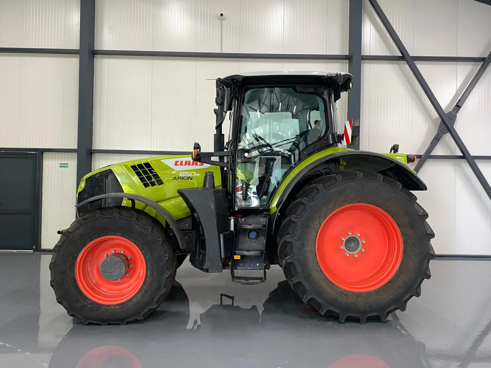 Трактор Claas ARION 650 - изображение 3