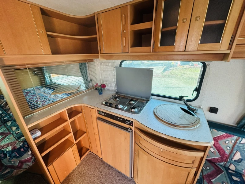 Каравана Adria Uniqa502* Exclusive* Мувър* Форселт, снимка 13 - Каравани и кемпери - 52259270