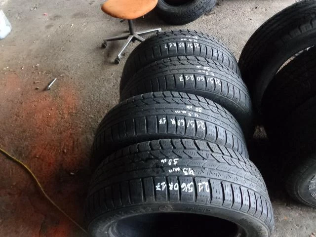 Гуми Зимни 215/60R17, снимка 4 - Гуми и джанти - 13130084