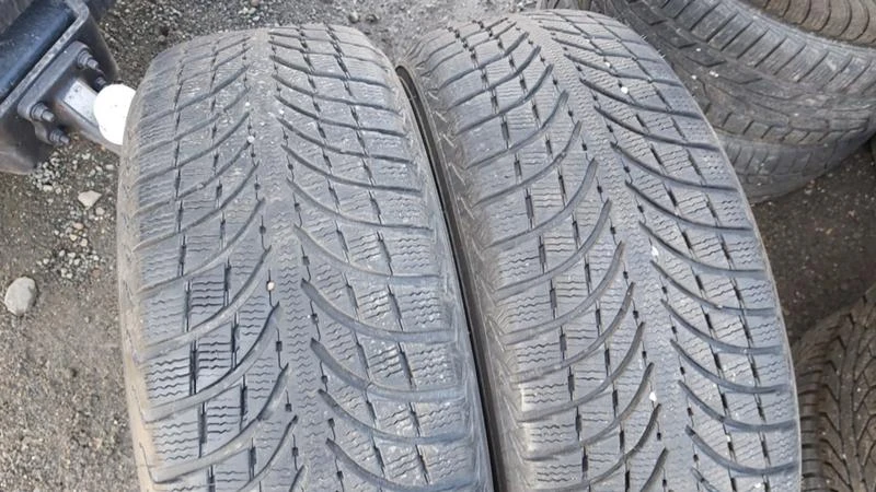 Гуми Зимни 215/70R16, снимка 1 - Гуми и джанти - 27505478