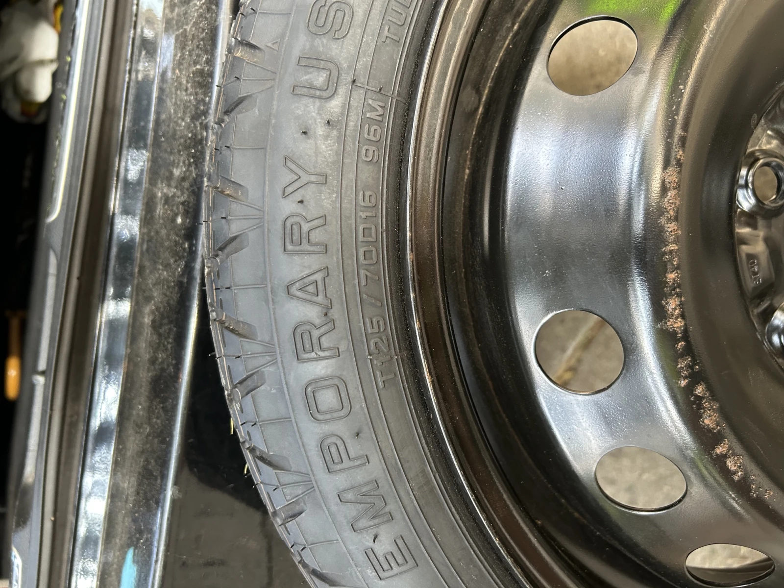 Гуми с джанти Dunlop 125/70R16, снимка 2 - Гуми и джанти - 55663160