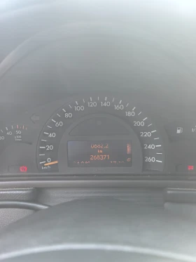 Mercedes-Benz C 270, снимка 16